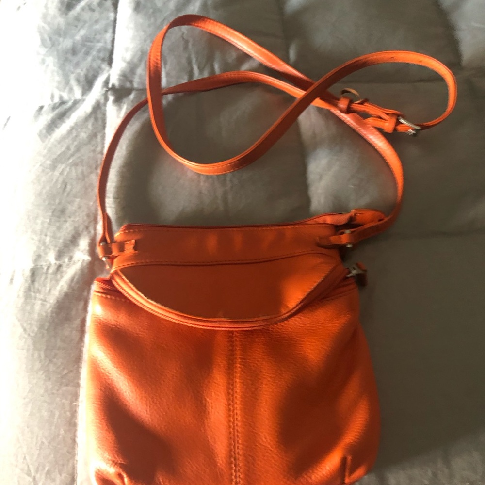 Leather crossbody handbag